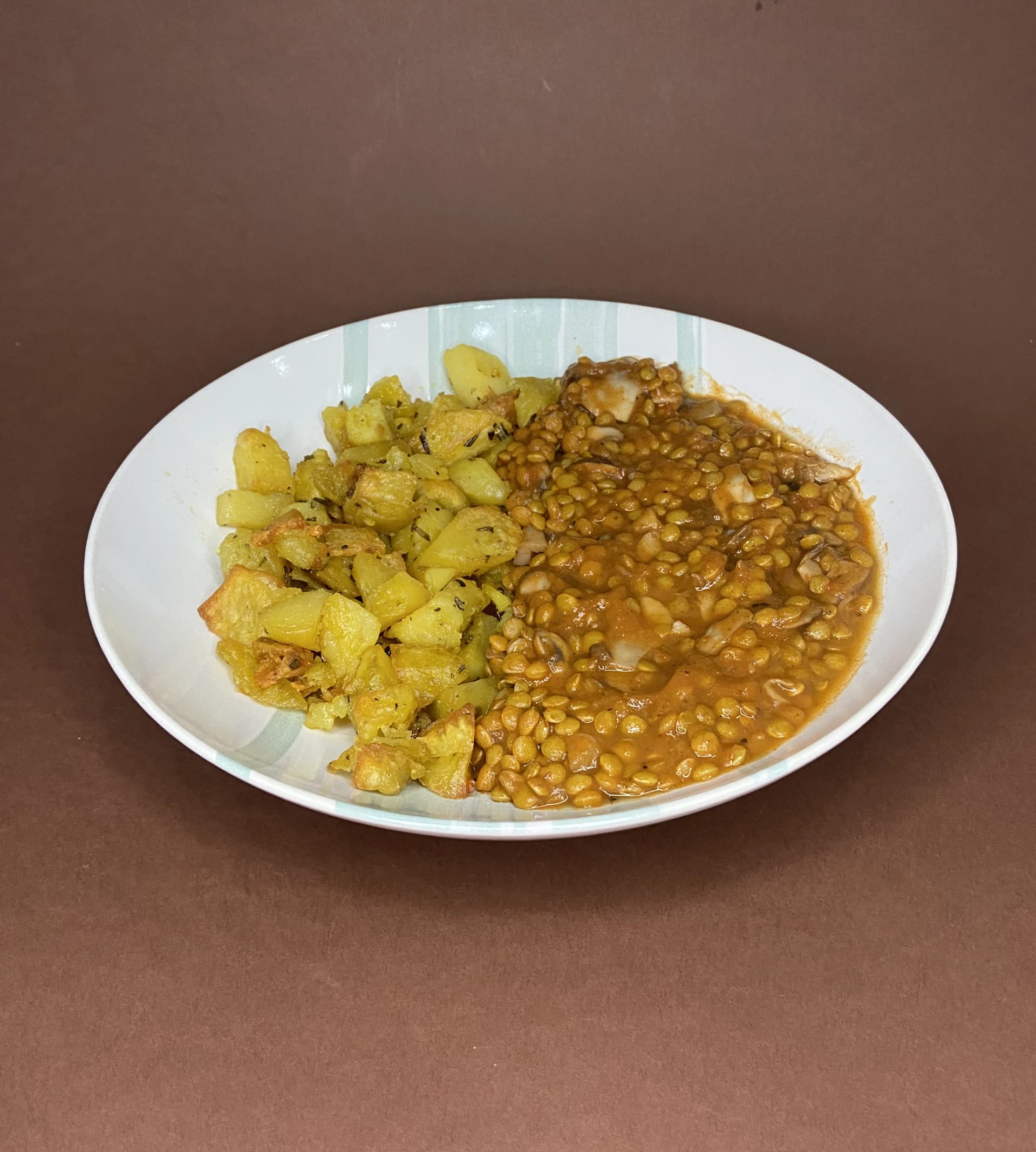 Batatas assadas com Bolonhesa de Lentilhas
