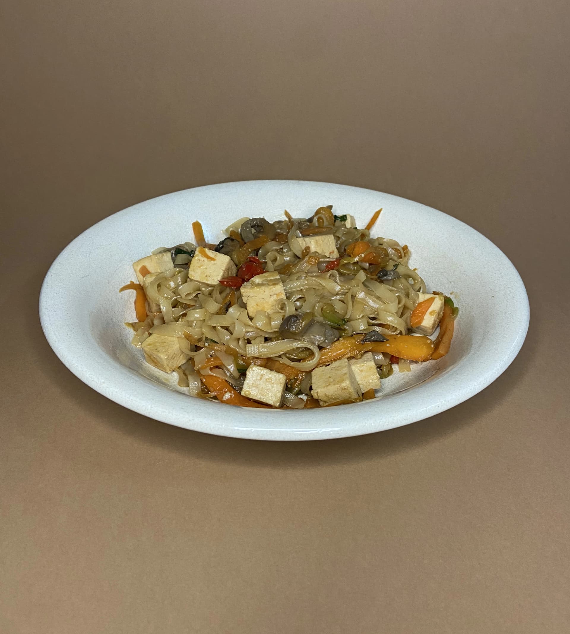 Noodles com Tofu e Legumes
