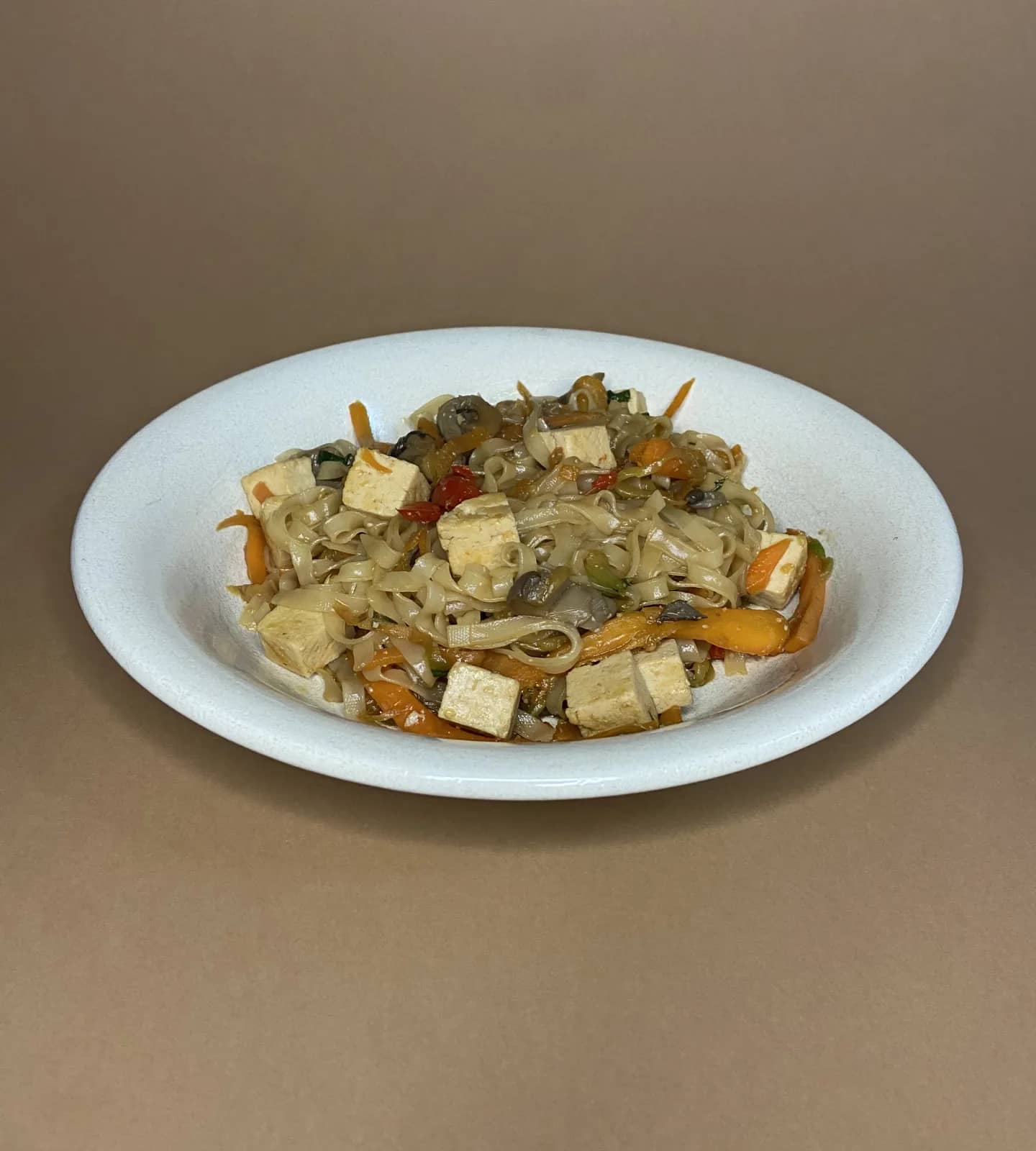 Noodles com Tofu e Legumes